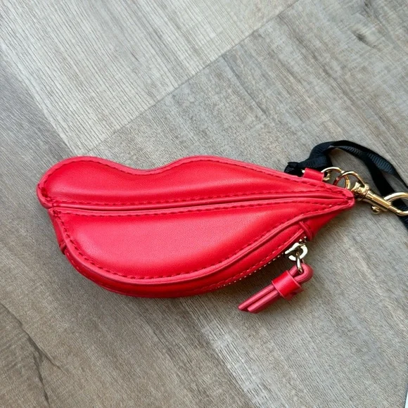 DVF x Target 💋 Red Lips Coin Purse Bag Charm Mini Kiss Diane Von Furstenberg - Picture 3 of 9